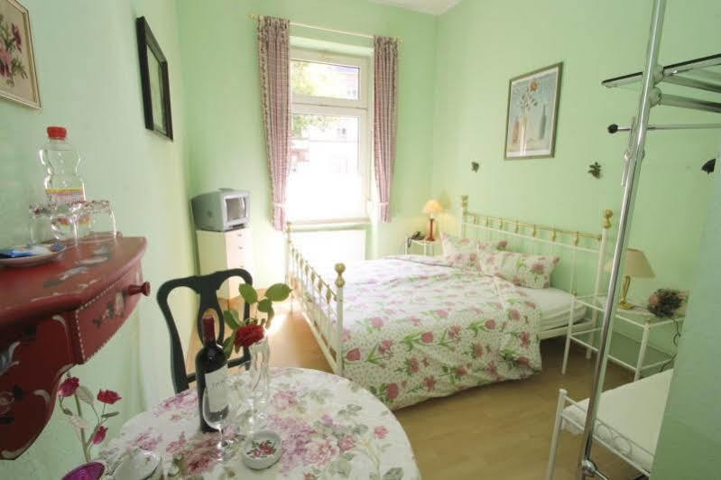 Acasa Bed & Breakfast Frankfurt am Main Luaran gambar